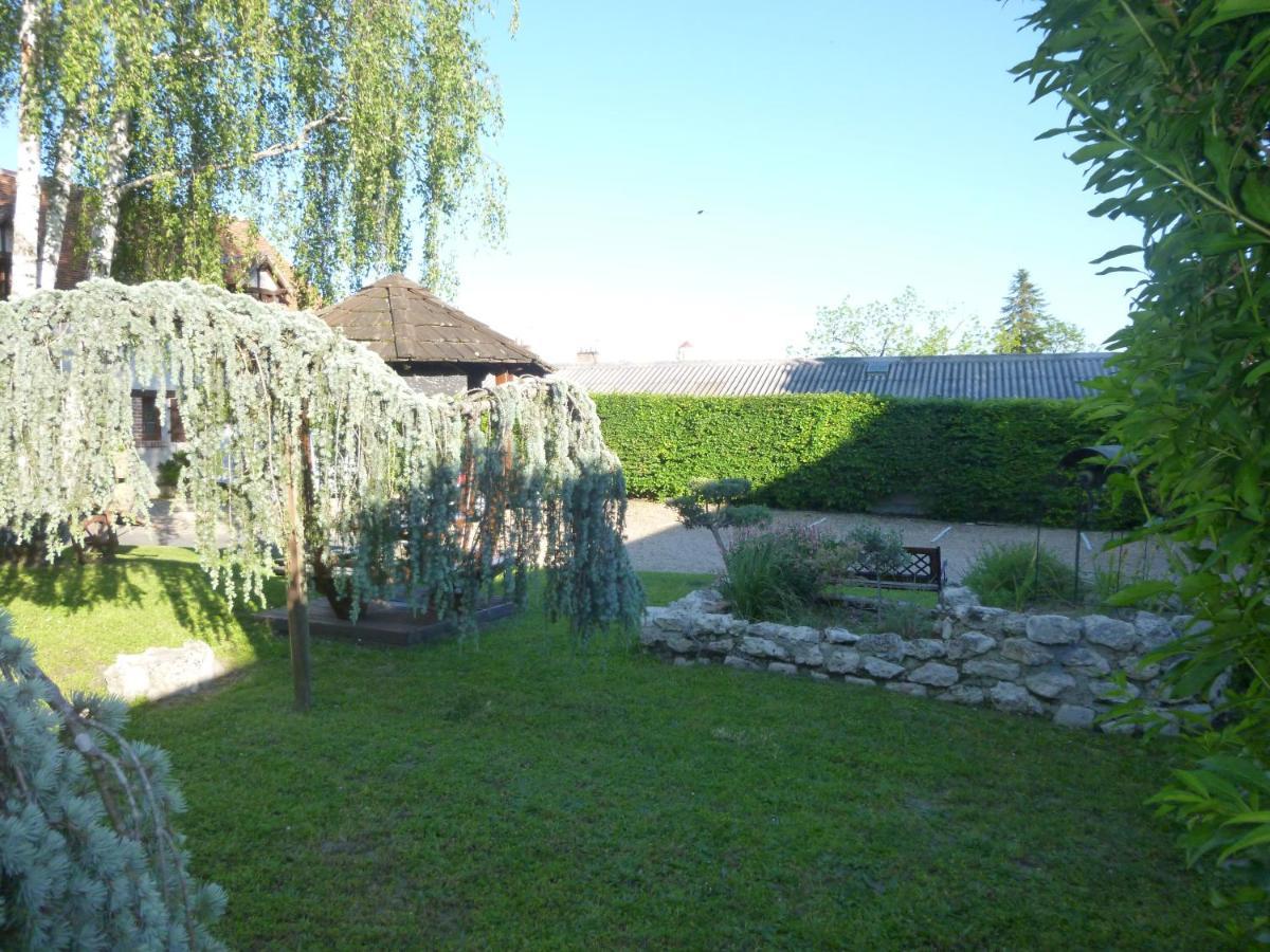 Hotel De La Bonnheure Bracieux Bagian luar foto