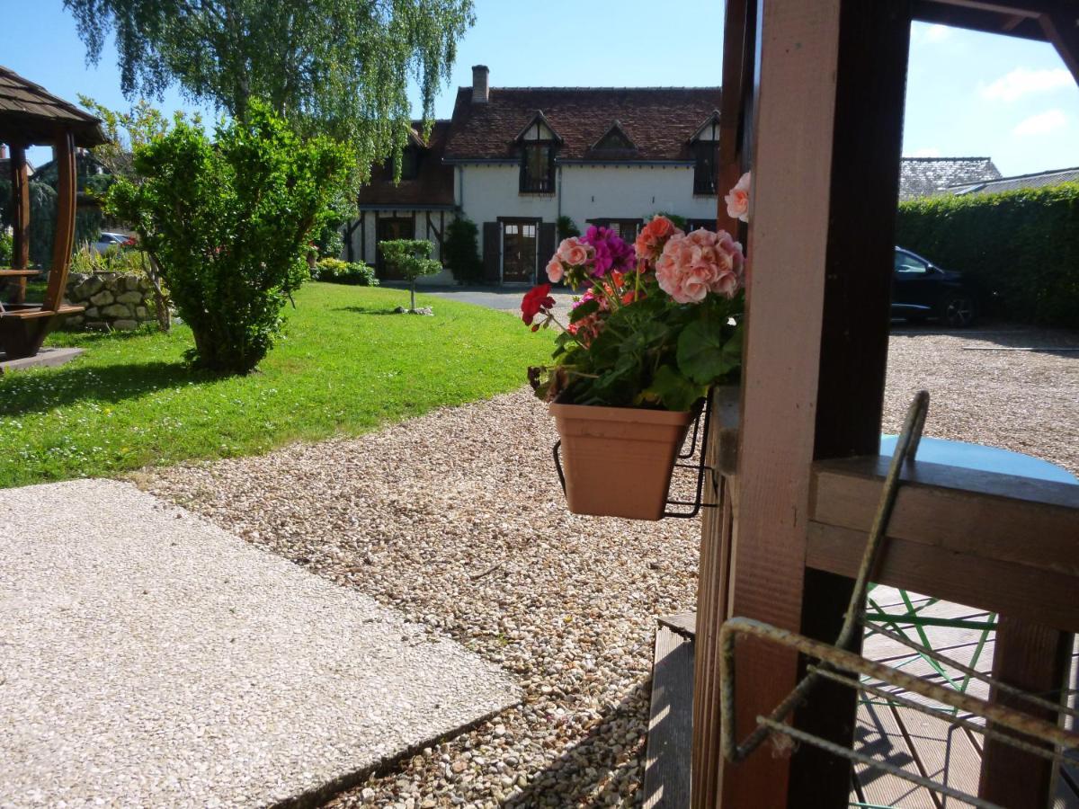 Hotel De La Bonnheure Bracieux Bagian luar foto