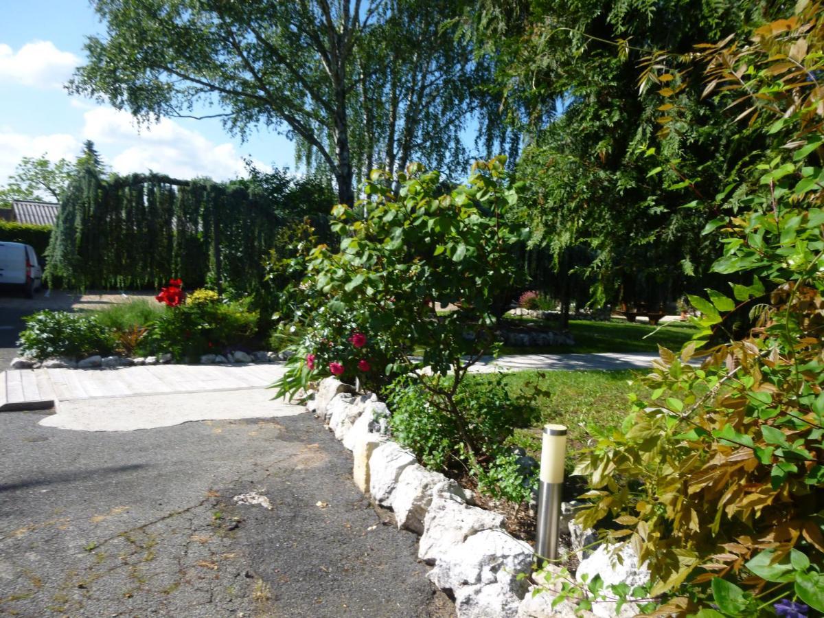 Hotel De La Bonnheure Bracieux Bagian luar foto