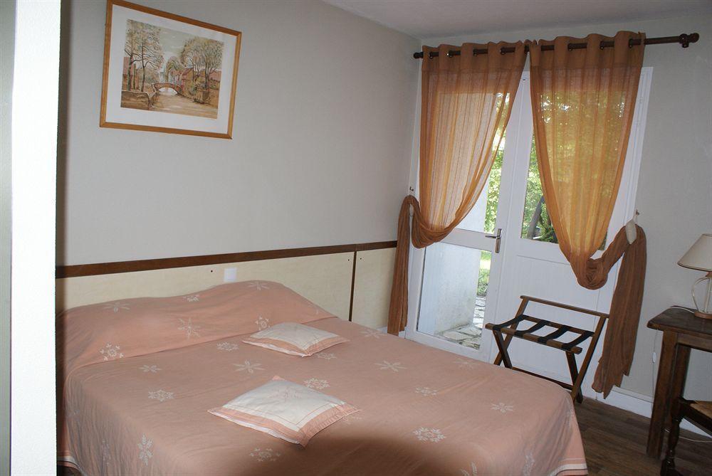 Hotel De La Bonnheure Bracieux Bagian luar foto