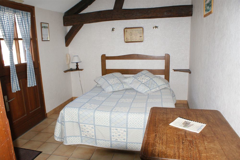Hotel De La Bonnheure Bracieux Bagian luar foto